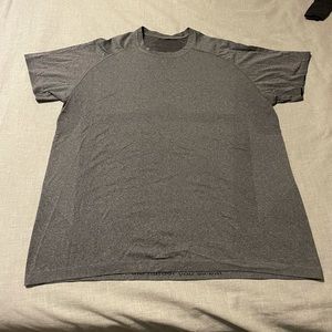 Lululemon T-Shirt